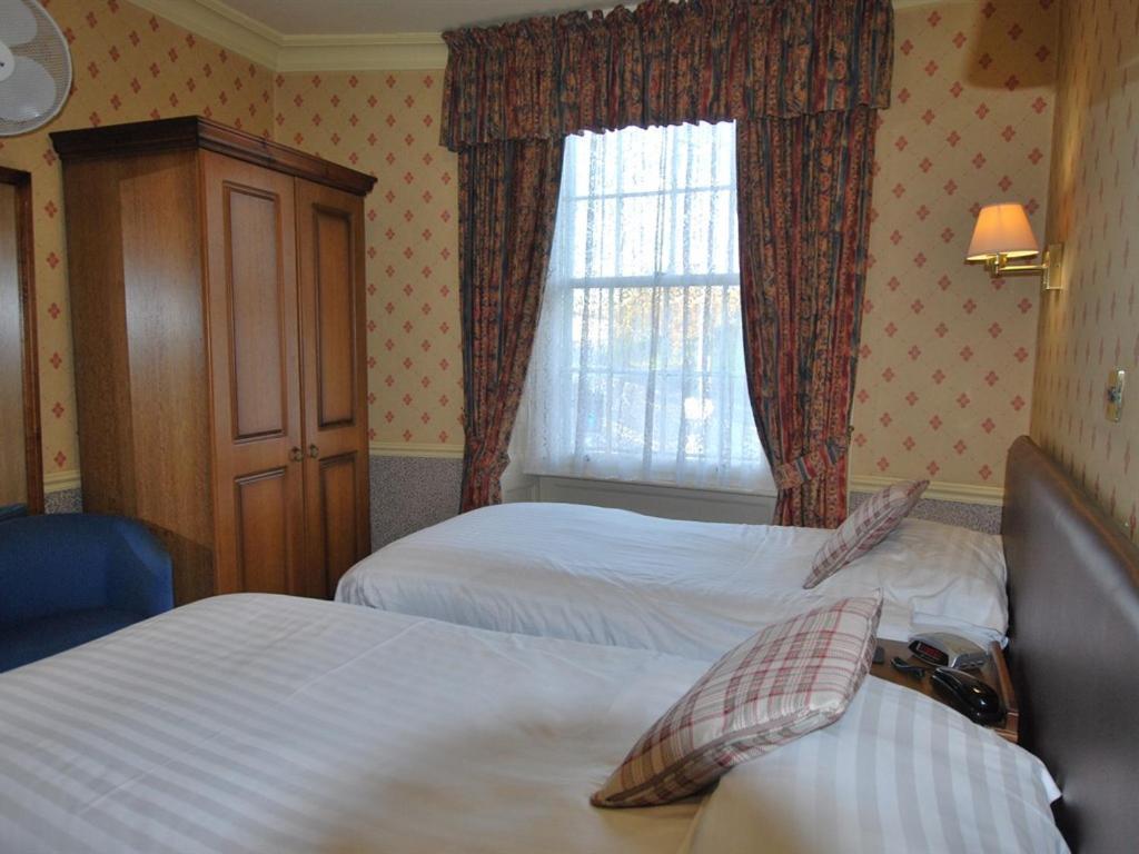 The Cross Keys Apartment Milnthorpe Bagian luar foto