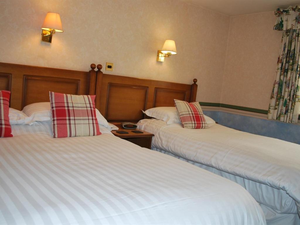 The Cross Keys Apartment Milnthorpe Bagian luar foto