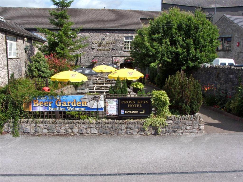 The Cross Keys Apartment Milnthorpe Bagian luar foto